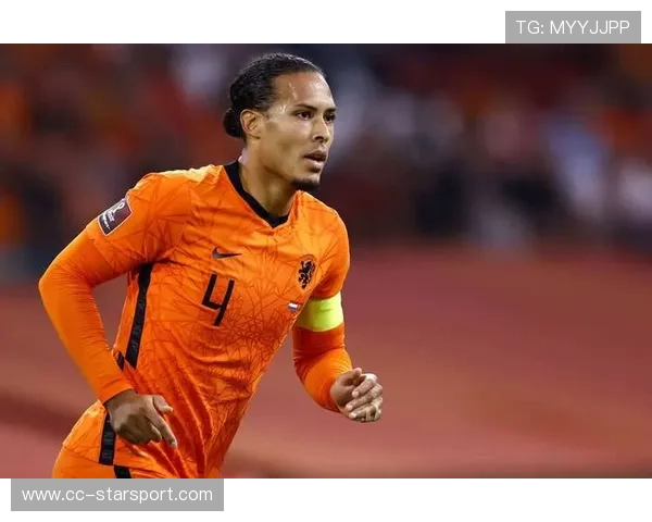 19岁荷兰新带刀后卫荷甲横空出世5大欧洲豪门疯抢，荷兰足球后卫