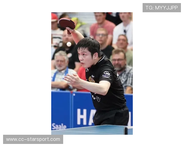 樊振东主动让座,赢得对手和观众的一致尊敬,樊振东jml 樊振东主动让座,赢得对手和观众的一致尊敬,樊振东jml